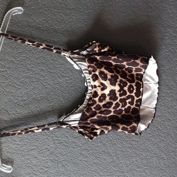 Women's Leopard Cropped Top - Picture 2 of 3